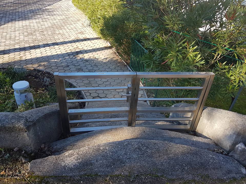 Little inox gate