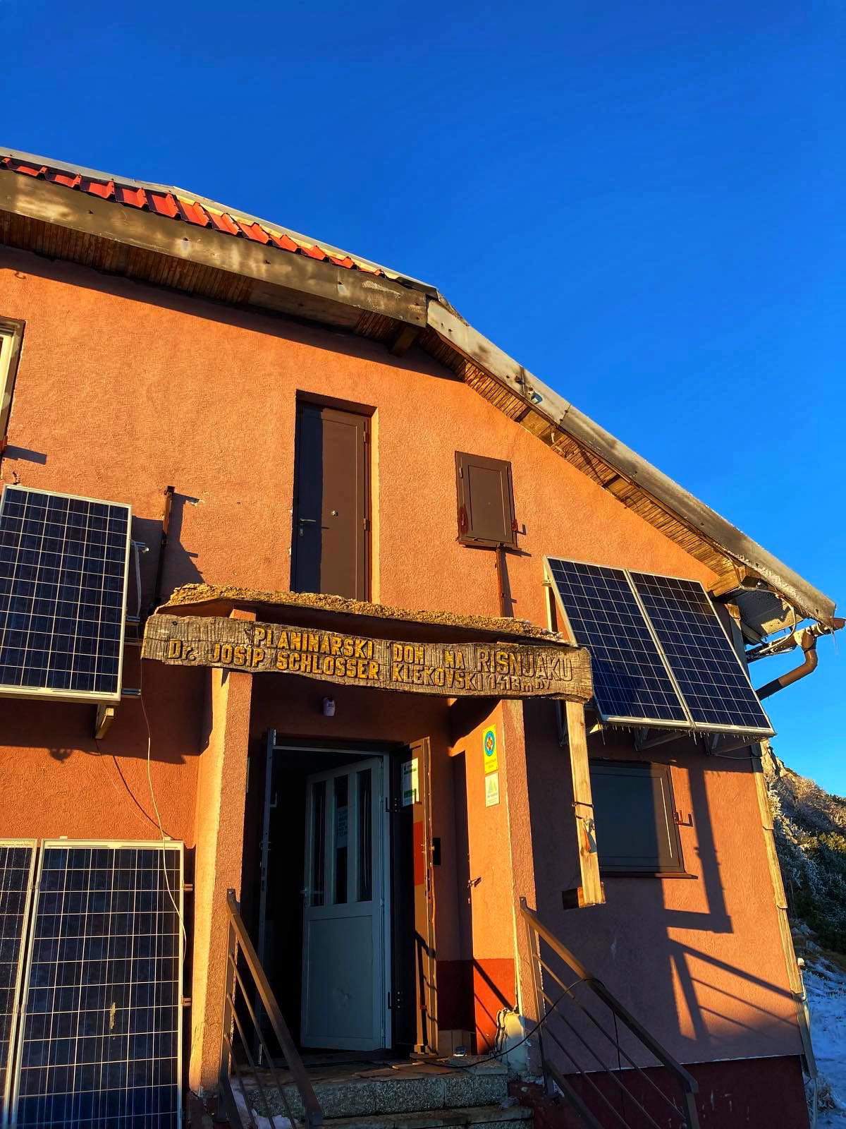 263743134_1031547524077944_4293923012683034359_n Open doors